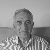 Nazım Şafak