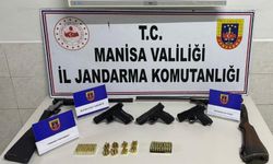 Manisa'da baskın yapılan ev silah deposu çıktı