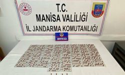 Manisa'da durdurulan araçta yüzlerce sentetik hap ele geçirildi