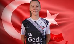 Soma Zafer Spor Kulübünden 5 kız futbolcu milli takıma davet edildi