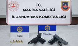 Manisa'da şüphe üzerine yapılan aramalarda ruhsatsız tabancalar ele geçirildi