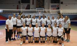 Şehzadeler'in kızları Voleybol Ligi'ne hazır