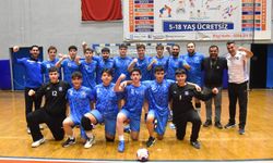 Yunusemre Belediyespor Hentbol takımı liderlik koltuğuna oturdu