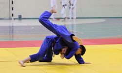 Manisa'da nefes kesen judo müsabakaları başladı