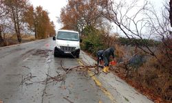 Manisa'da yağmurlu hava ekipleri harekete geçirdi