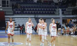 Turgutlu Belediyespor Kadın Basketbol Takımı Mersin'i evinde devirdi