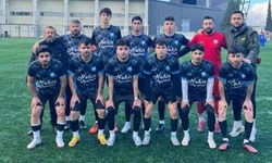 Manisa İmam Hatipliler Gençlikspor liderliğini sürdürüyor