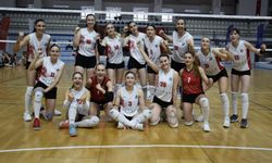 Turgutlu Belediyesi kadın voleybol takımı sezonu tamamladı