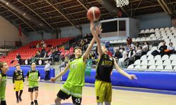 Manisa'da basketbol heyecanı yaşandı