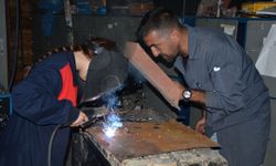 Manisa'da kaynak ustası kızlar yetişiyor