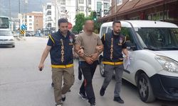 Manisa’da 13 araca zarar veren şahıs hastaneye yatırıldı
