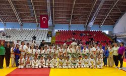 Salihlili minik judocular turnuvaya damga vurdu