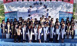 MCBÜ İletişim Fakültesi yeni mezunlarını verdi