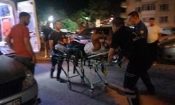 Manisa'da kavgayı ayırmak isteyen bir kişi bıçakla yaralandı
