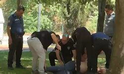 Turgutlu'da kadın esnafı bıçakla tehdit eden şahsa meydan dayağı