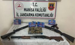 Manisa'da jandarmadan baskın: Çok sayıda sikke ele geçirildi