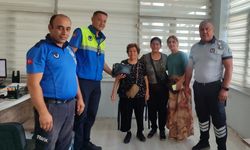 Manisa'da içinde para ve ziynet eşyası bulunan çantayı zabıtalara teslim ettiler