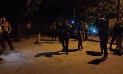 Manisa'da bekçilere saldırdığı iddia edilen şüpheli silahla vuruldu