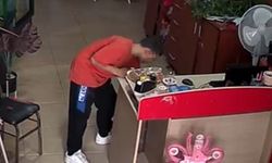 Manisa'da 11 yaşındaki çocuk hırsızlık yaparken yakalandı
