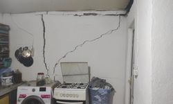 Sındırgı'daki depremin ardından Manisa'daki 83 binada hasar oluştu