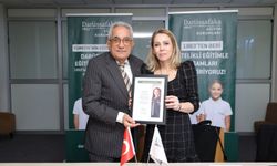 Ferdi Zeyrek Vakfı'ndan 10 öğrenciye burs desteği