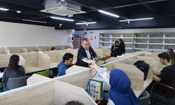 Yunusemre Belediyesi'nden gençlere Nutuk hediyesi