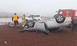 Manisa'da devrilen otomobildeki 6 kişi yaralandı