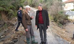 Başkan Şimşek yağmurdan etkilenen mahalleleri tek tek gezdi