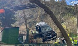 Çaybaşı Deresine düşen araç çıkarıldı