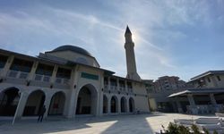 Akgedik TOKİ'deki Mimar Sinan Camii dökülüyor!