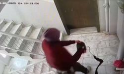 Komşu kabusu kamerada: Kapılara dışkı sürdü, asansöre çöp attı