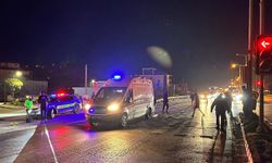 Manisa'da karşıdan karşıya geçmek isteyen kadına otomobil çarptı