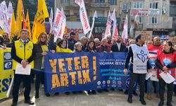 Manisa'da eğitimciler, öldürülen öğretmen için toplandı