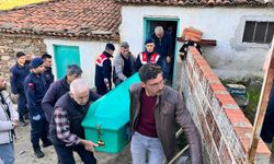 82 yaşındaki adam kilerde kendini asarak intihar etti