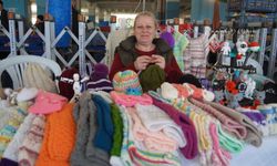 Yunusemreli kadınlar el emeklerini üretip satıyor