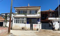 Manisa'da bir kişi namaz için uyandı, oğlunu banyoda ölü buldu