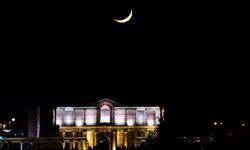 Sardes'te hilal, Gymnasium ile aynı karede