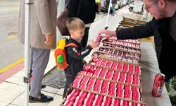 CHP Alaşehir Gençlik Kolları'ndan miniklere bayram jesti