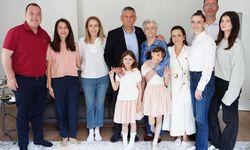 Özgür Özel, Ferdi Zeyrek ve Gülşah Durbay'ın annesini ziyaret etti