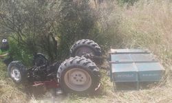 Manisa'da traktör devrildi: Çiftçi hayatını kaybetti