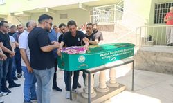 Mezuniyete giderken otobüs faciasında ölen Manisalı Zehra defnedildi