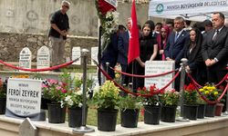 Özgür Özel ve Mansur Yavaş Ferdi Zeyrek'in hayrına katıldı