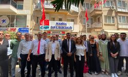 Engin Uzun CHP Manisa İl Binası'na girdi
