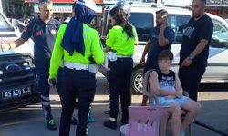 Manisa'da motosiklet yayaya çarptı: 2 kişi yaralandı