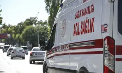 Manisa'da motosiklet sürücüsü kamyonun altında can verdi