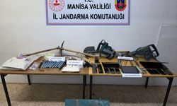 Manisa'da kaçak define kazısına suçüstü: 8 gözaltı