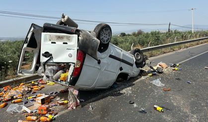 Manisa'da feci kaza: 2 aracın çarpıştığı kazada ölü ve yaralılar var