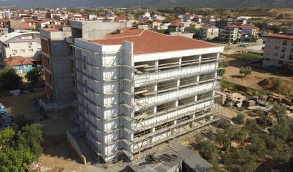 Sarıgöl'ün en büyük ilkokulunda çalışmalar sürüyor