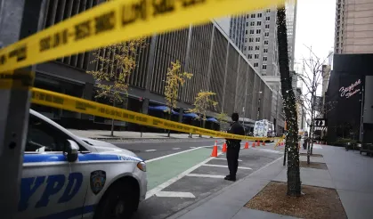 Metroda uyuyan bir kadın ateşe verildi