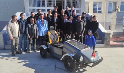 Selendilili öğrenciler hurda parçalarını elektrikli araca dönüştürdü
